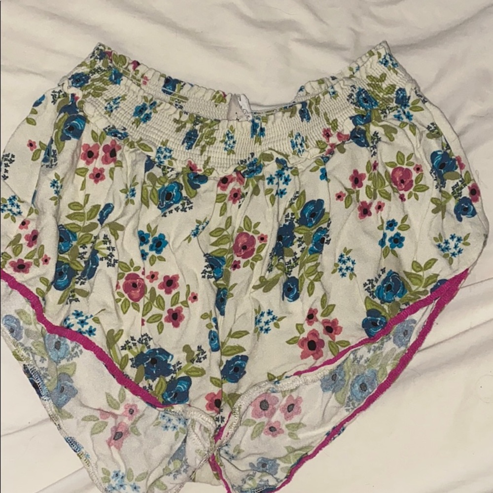 Cute flower print shorts